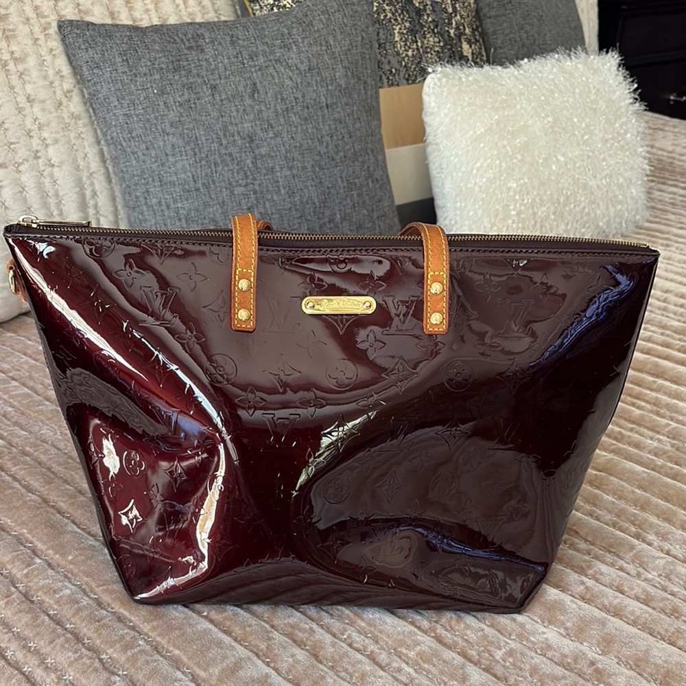 LOUIS VUITTON AMARANTE BELLEVUE MONOGRAM VERNIS GM TOTE